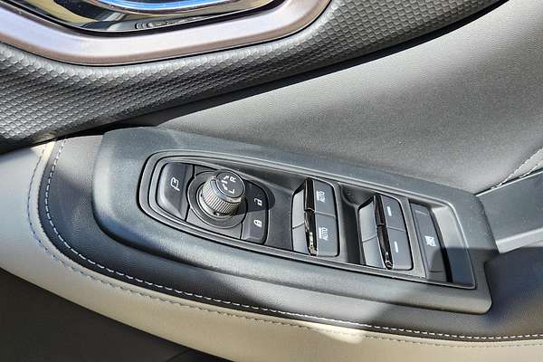 2025 Subaru Forester 2.5i Luxury Special Edition S5