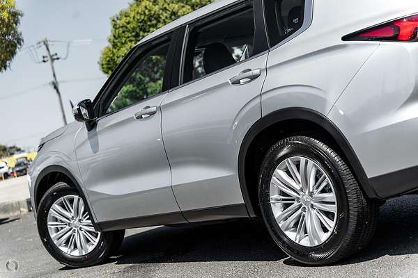 2024 Mitsubishi Outlander ES ZM