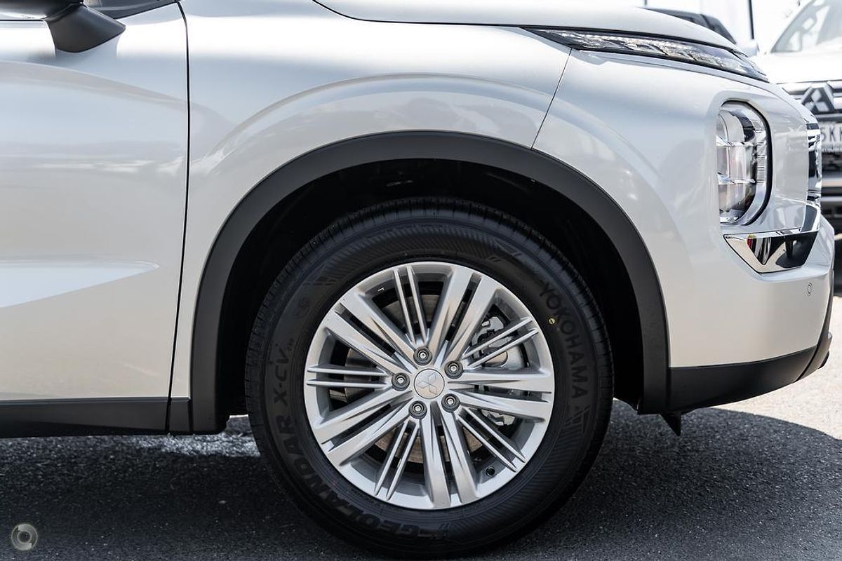 2024 Mitsubishi Outlander ES ZM