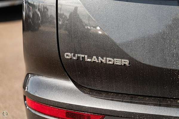 2024 Mitsubishi Outlander LS ZM