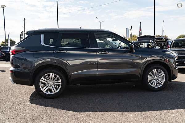 2024 Mitsubishi Outlander LS ZM