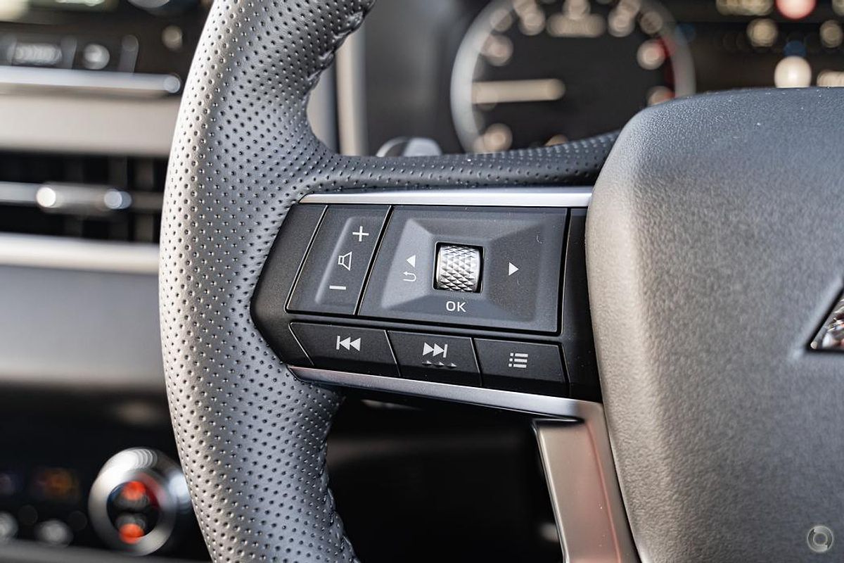 2024 Mitsubishi Outlander LS ZM