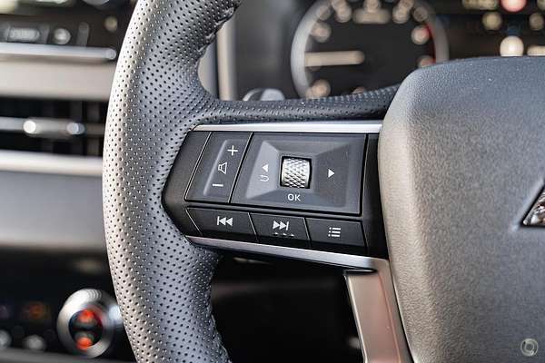 2024 Mitsubishi Outlander LS ZM