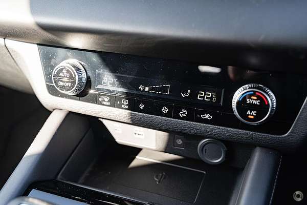 2024 Mitsubishi Outlander LS ZM