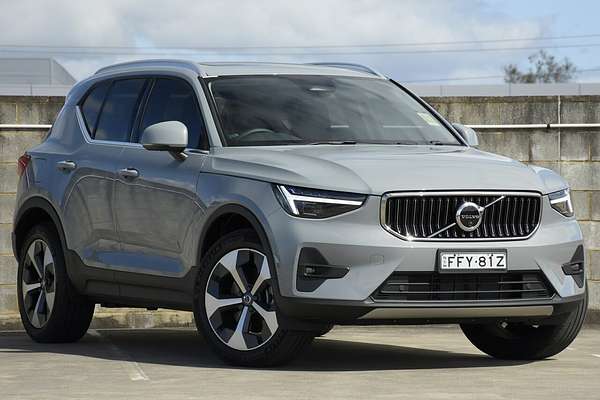 2023 Volvo XC40 Ultimate B4 Bright