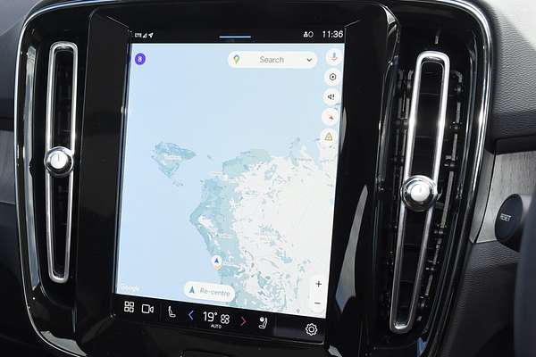 2023 Volvo XC40 Ultimate B4 Bright