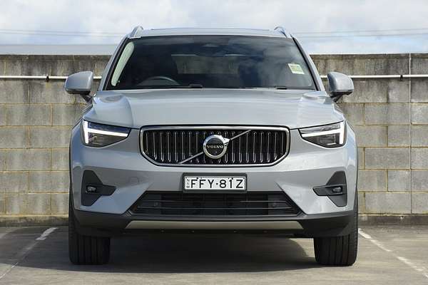2023 Volvo XC40 Ultimate B4 Bright