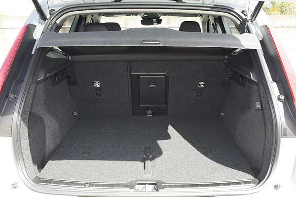 2023 Volvo XC40 Ultimate B4 Bright