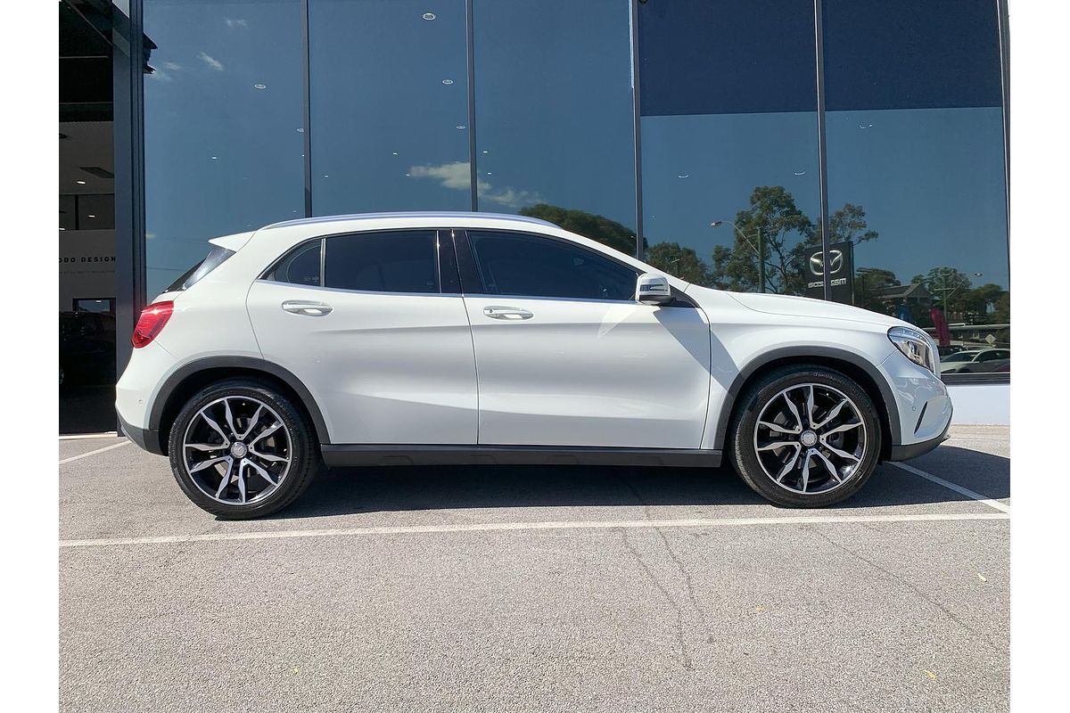 2015 Mercedes-Benz GLA-Class GLA250 X156