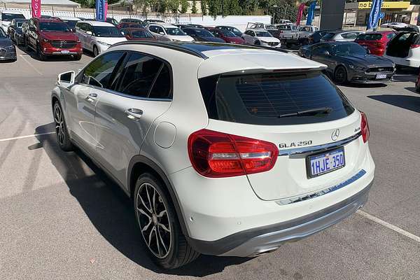 2015 Mercedes-Benz GLA-Class GLA250 X156