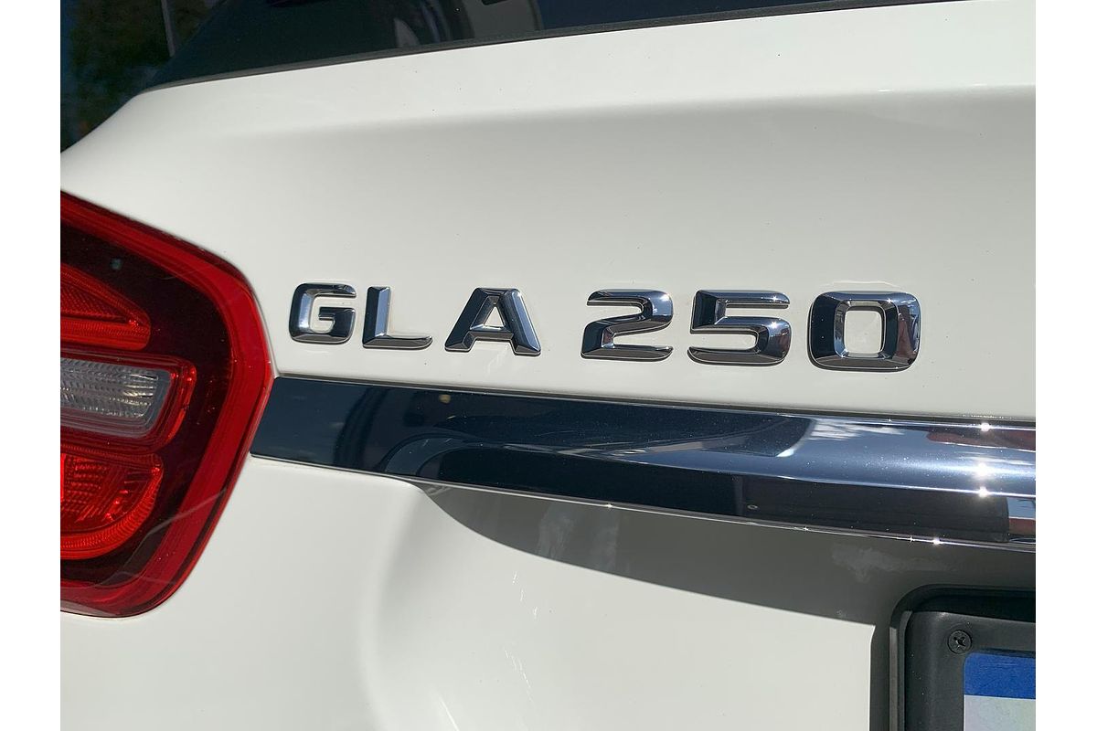 2015 Mercedes-Benz GLA-Class GLA250 X156