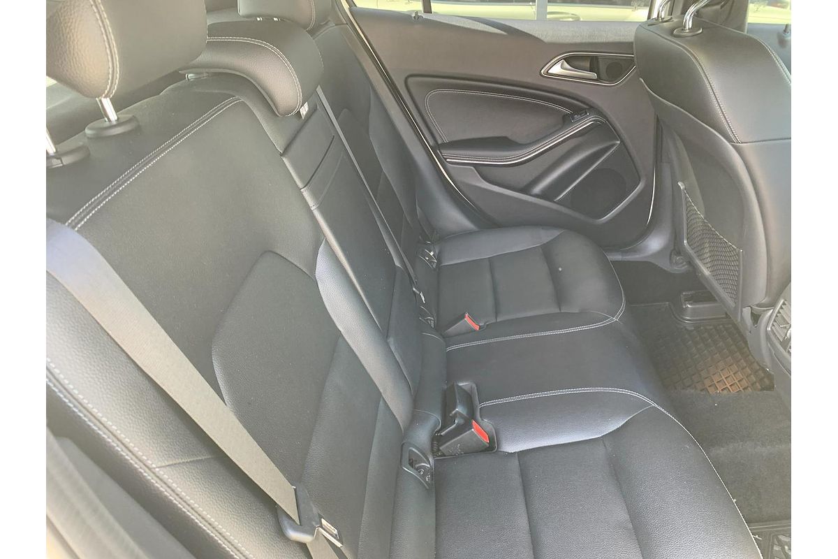 2015 Mercedes-Benz GLA-Class GLA250 X156