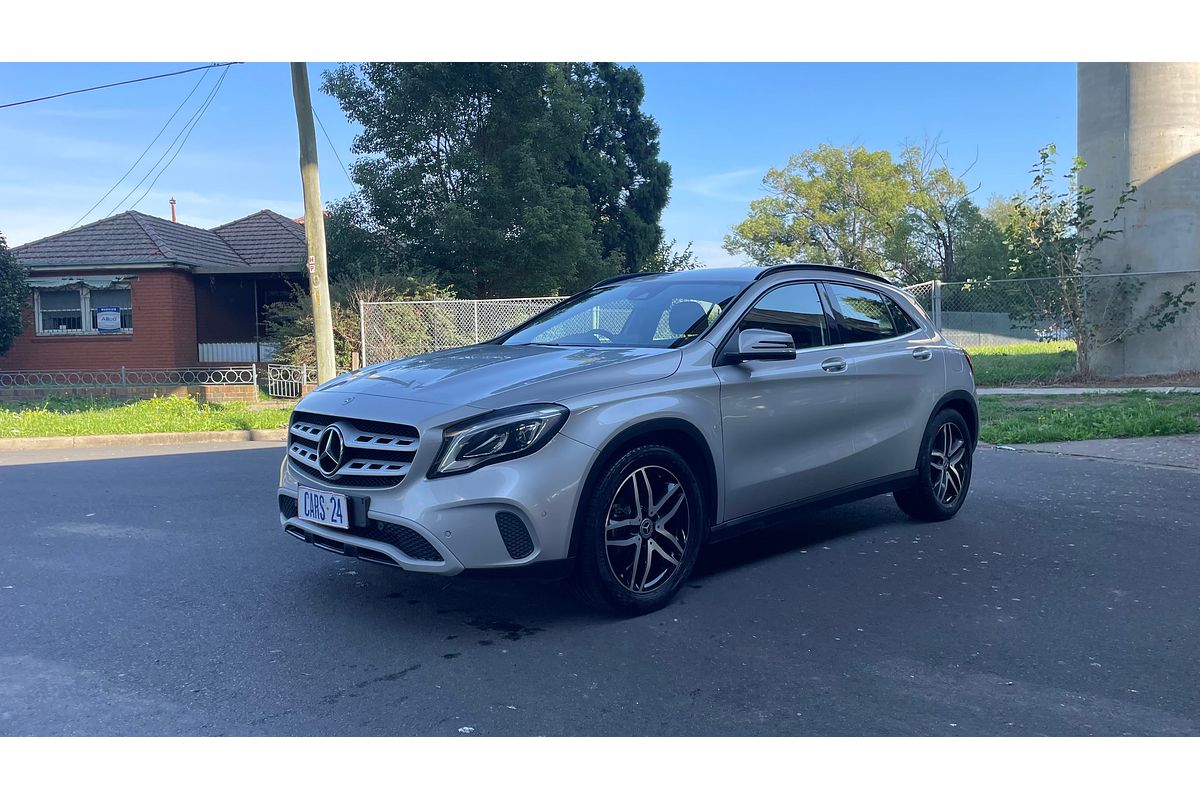 2017 Mercedes-Benz GLA-Class GLA180 X156