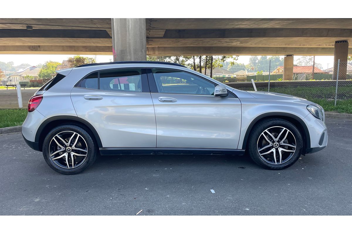 2017 Mercedes-Benz GLA-Class GLA180 X156