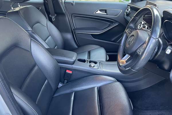 2017 Mercedes-Benz GLA-Class GLA180 X156