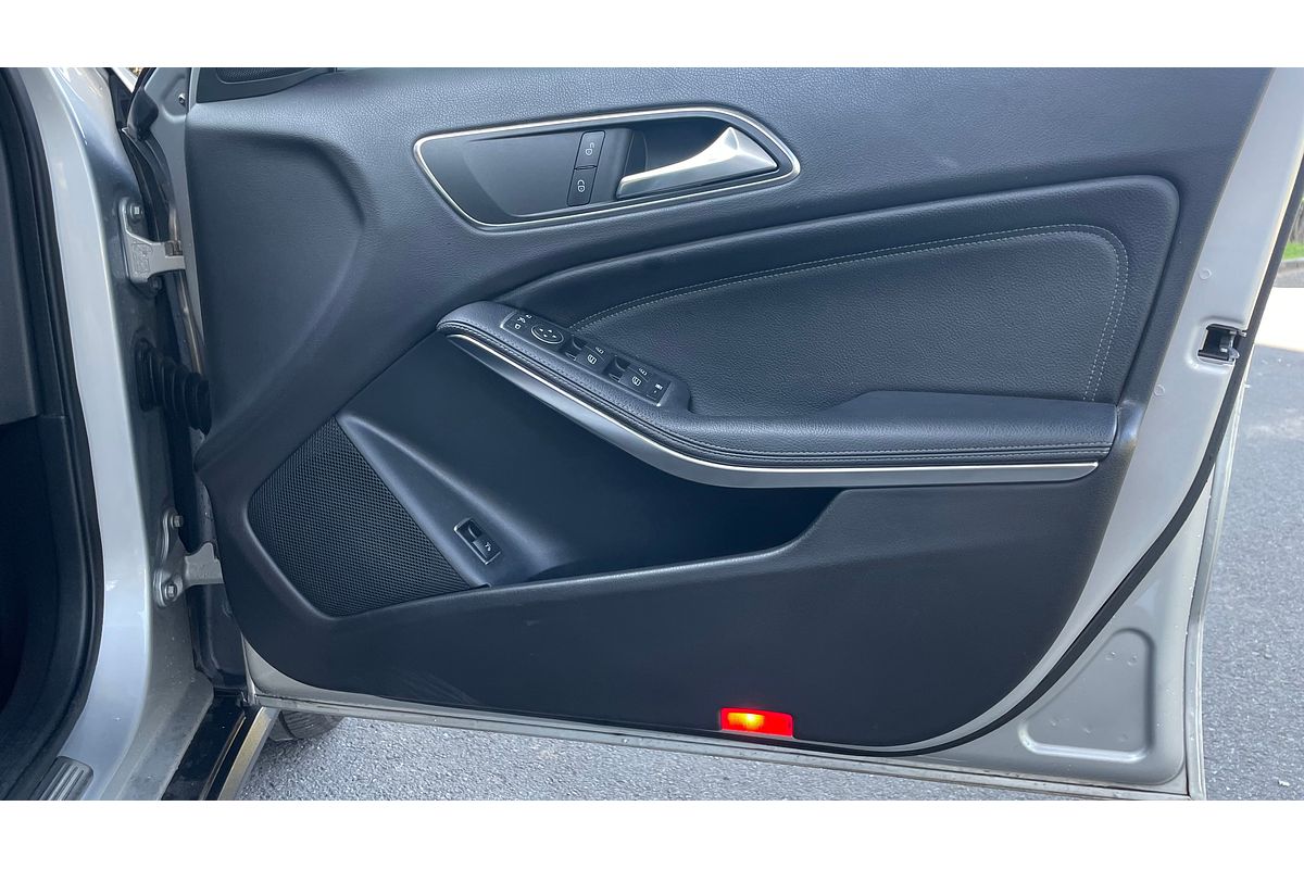 2017 Mercedes-Benz GLA-Class GLA180 X156