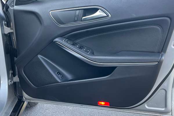 2017 Mercedes-Benz GLA-Class GLA180 X156