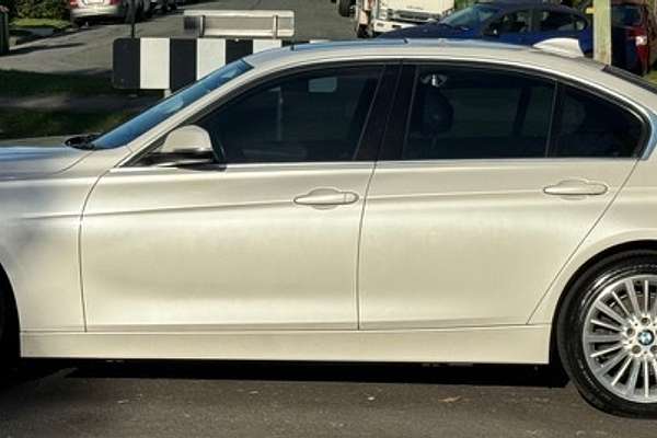 2013 BMW 3 Series 320i F30