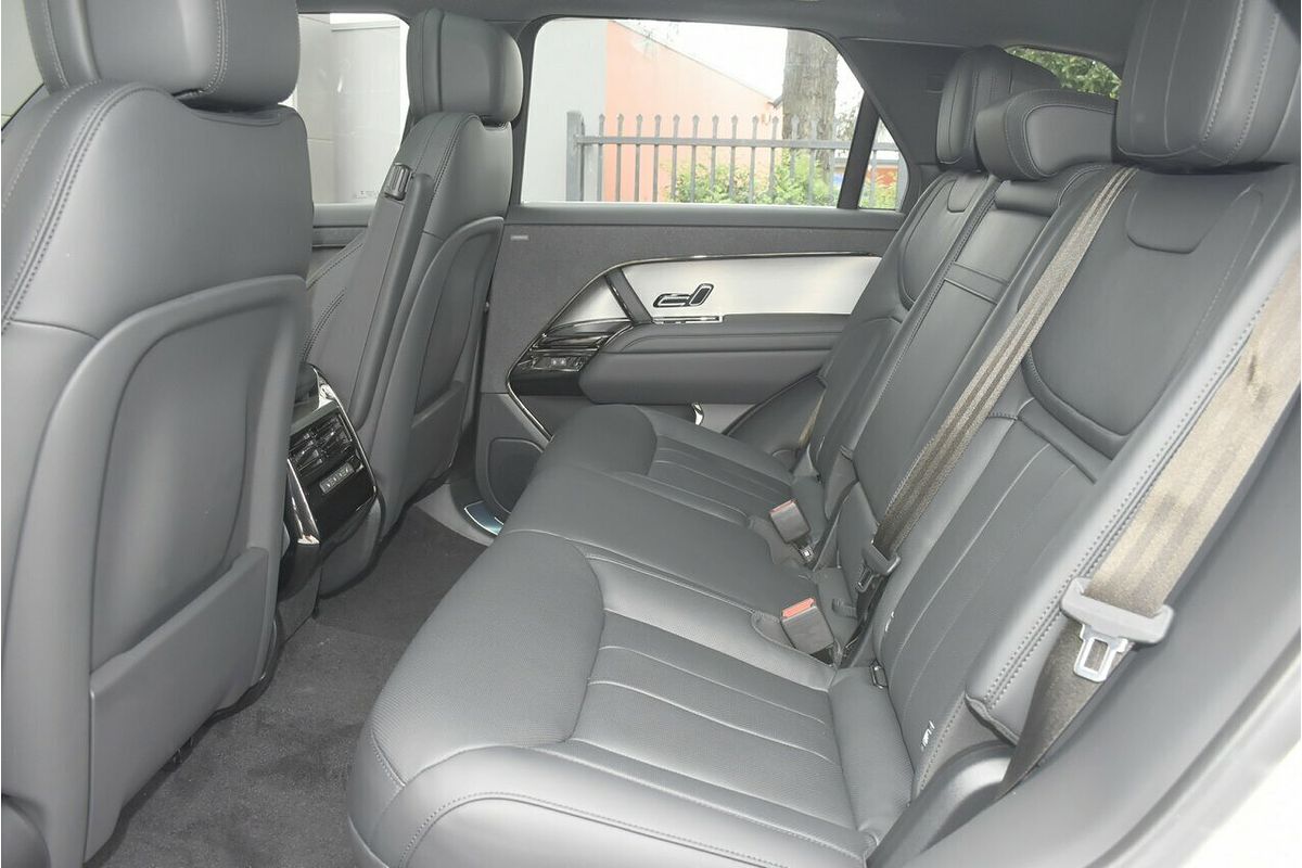2025 Land Rover Range Rover Sport D250 Dynamic SE L461