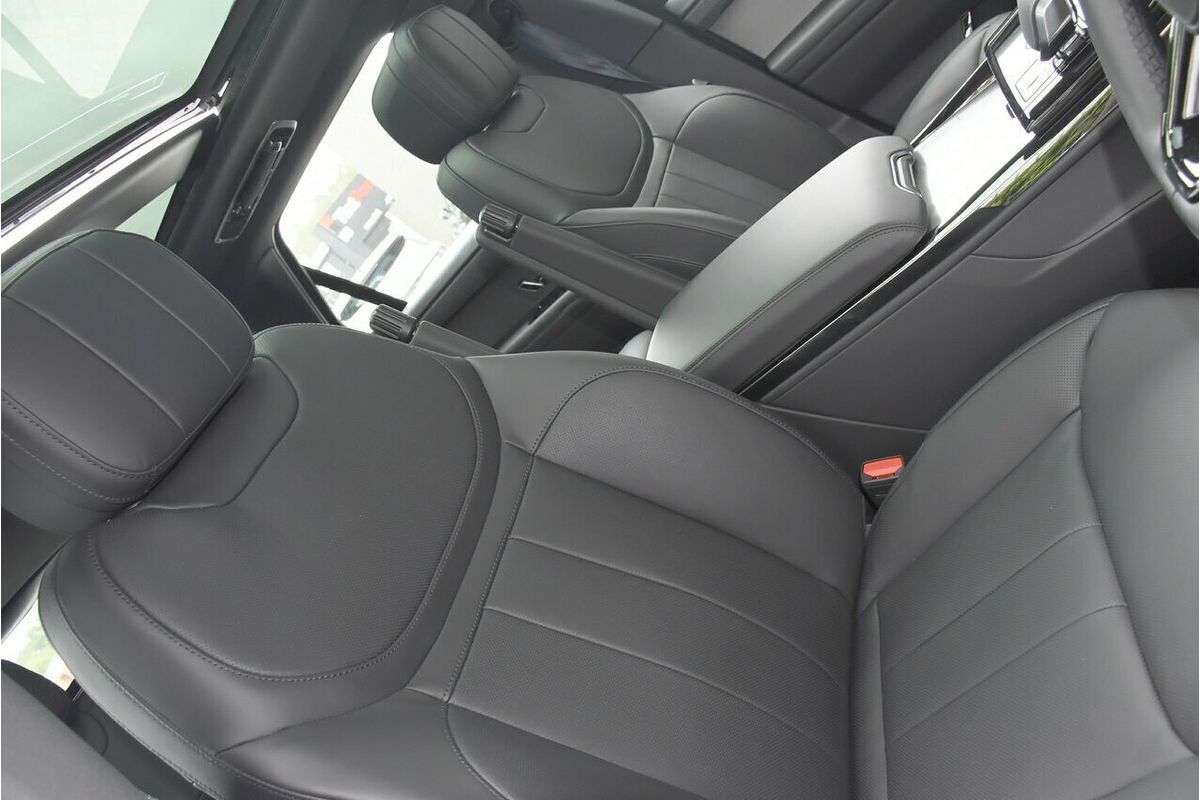 2025 Land Rover Range Rover Sport D250 Dynamic SE L461