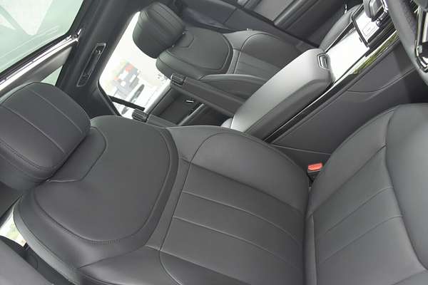 2025 Land Rover Range Rover Sport D250 Dynamic SE L461