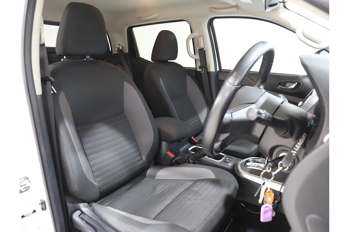 2021 Nissan Navara ST D23