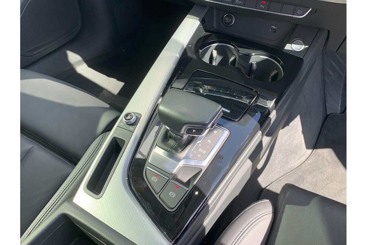 2022 Audi A4 45 TFSI S line B9