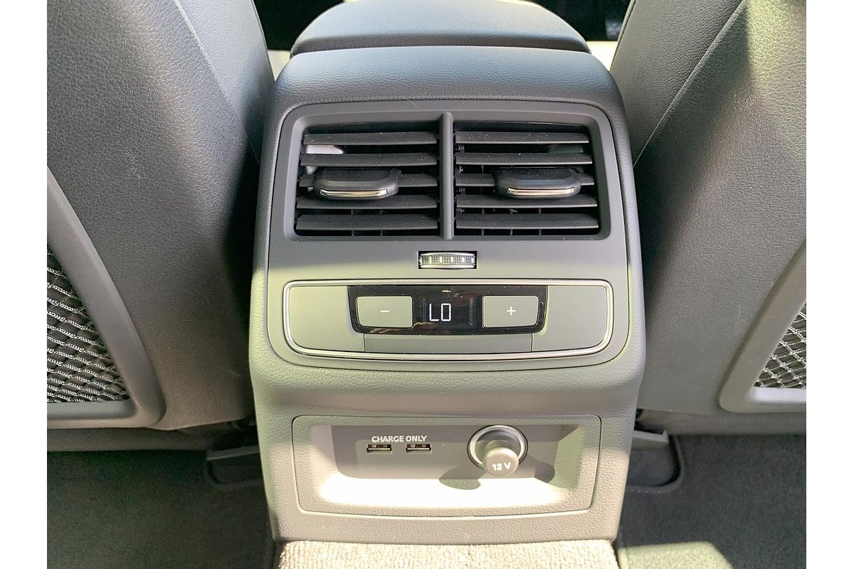 2022 Audi A4 45 TFSI S line B9