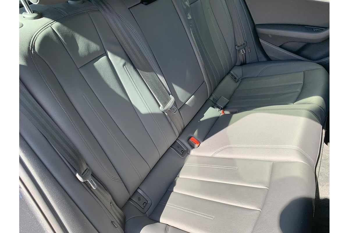 2022 Audi A4 45 TFSI S line B9