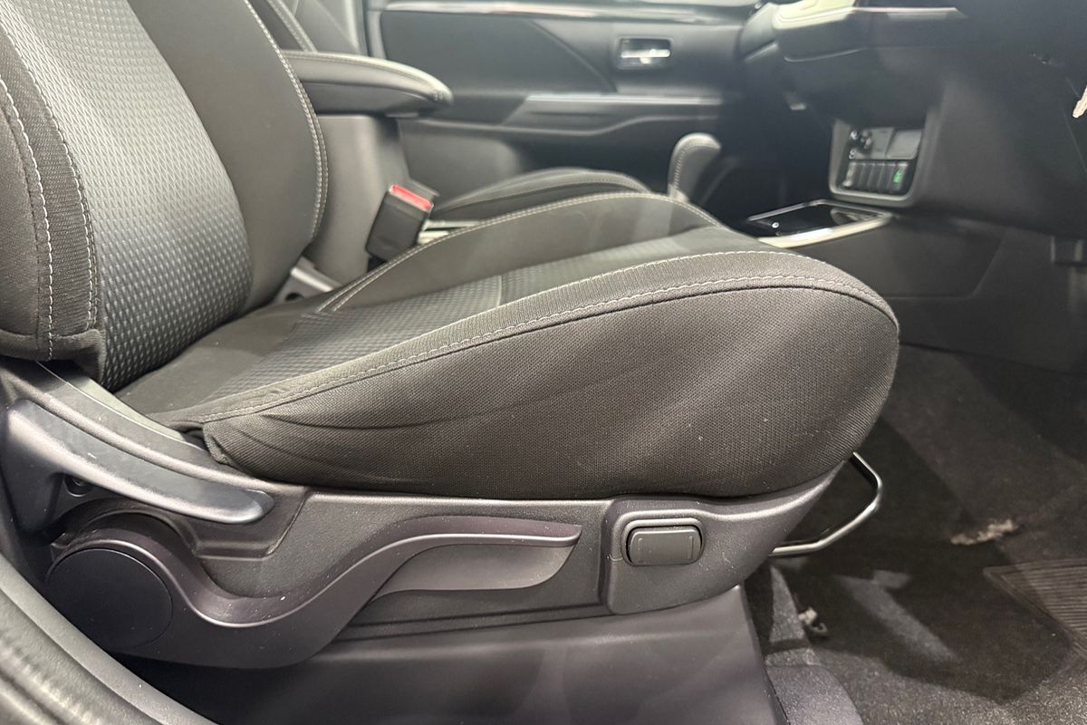 2020 Mitsubishi Outlander ES ADAS ZL