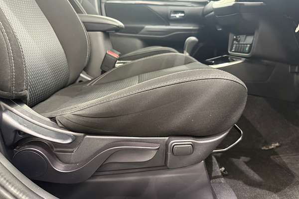 2020 Mitsubishi Outlander ES ADAS ZL