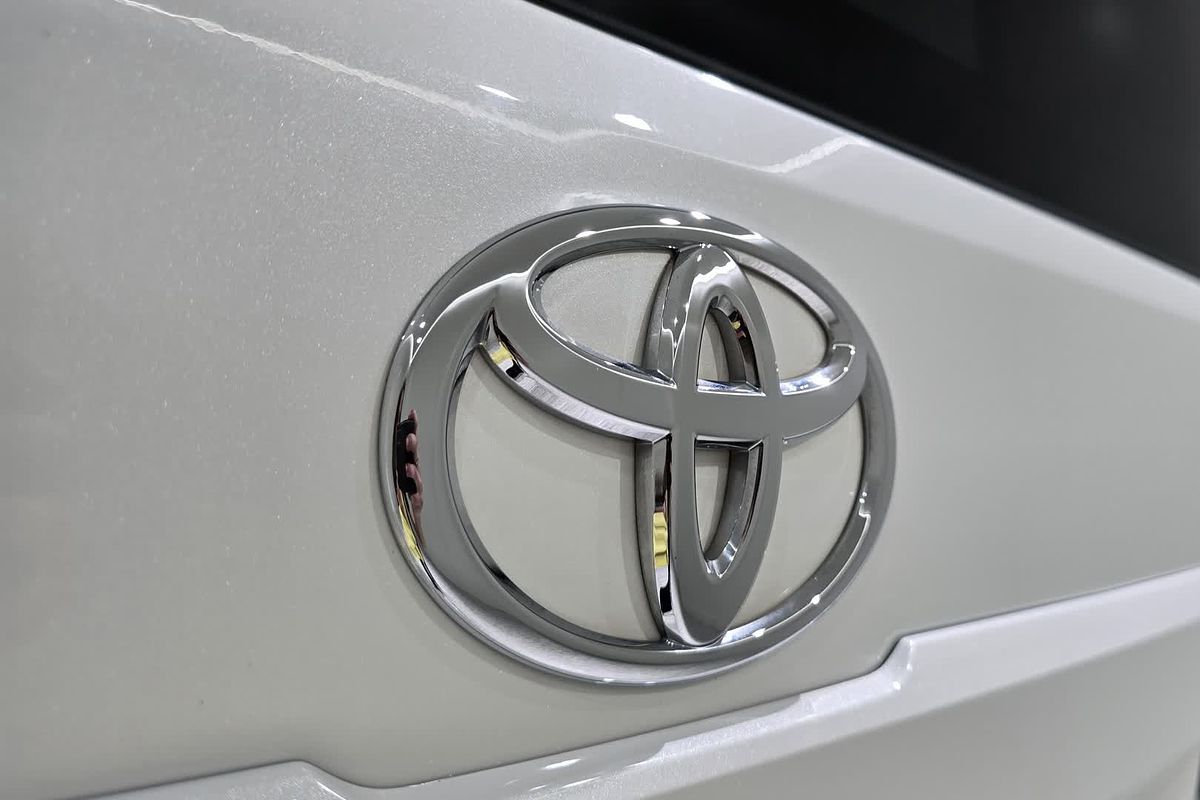 2022 Toyota Granvia GDH303R