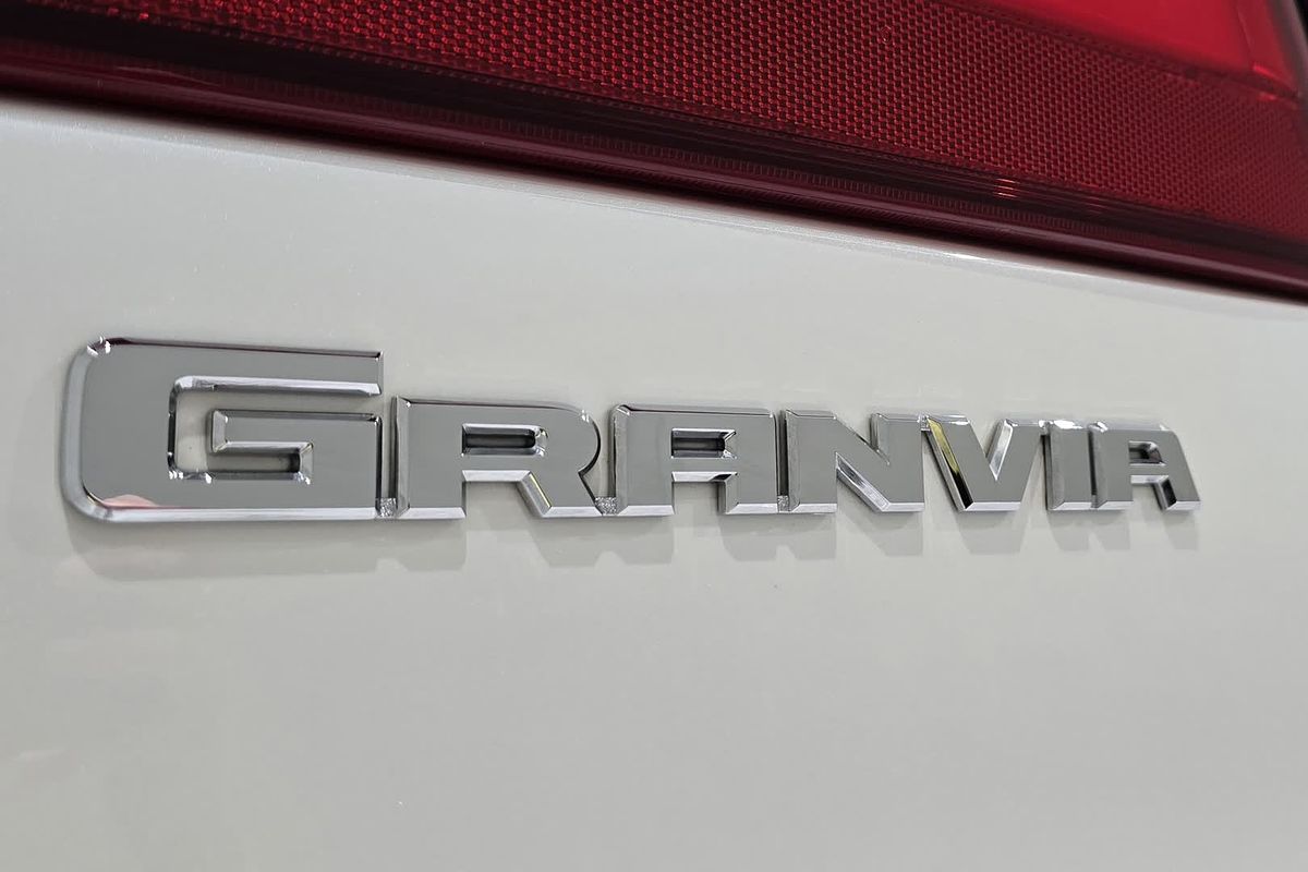 2022 Toyota Granvia GDH303R