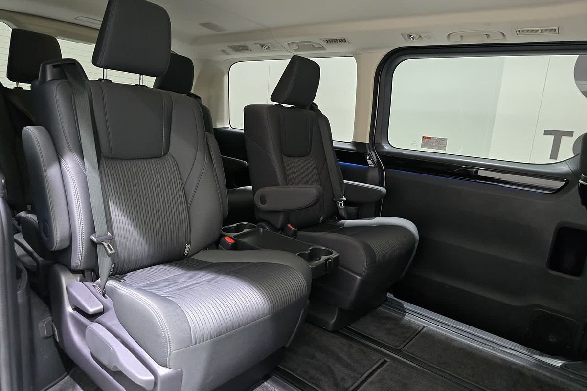 2022 Toyota Granvia GDH303R