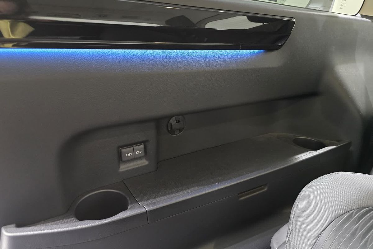 2022 Toyota Granvia GDH303R