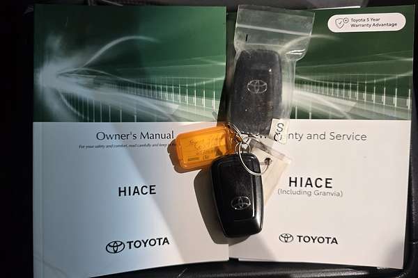2022 Toyota Granvia GDH303R