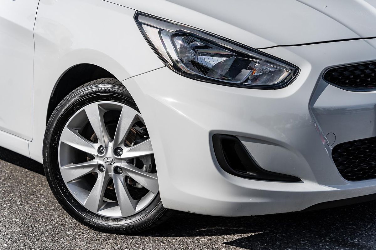 2019 Hyundai Accent Sport RB6