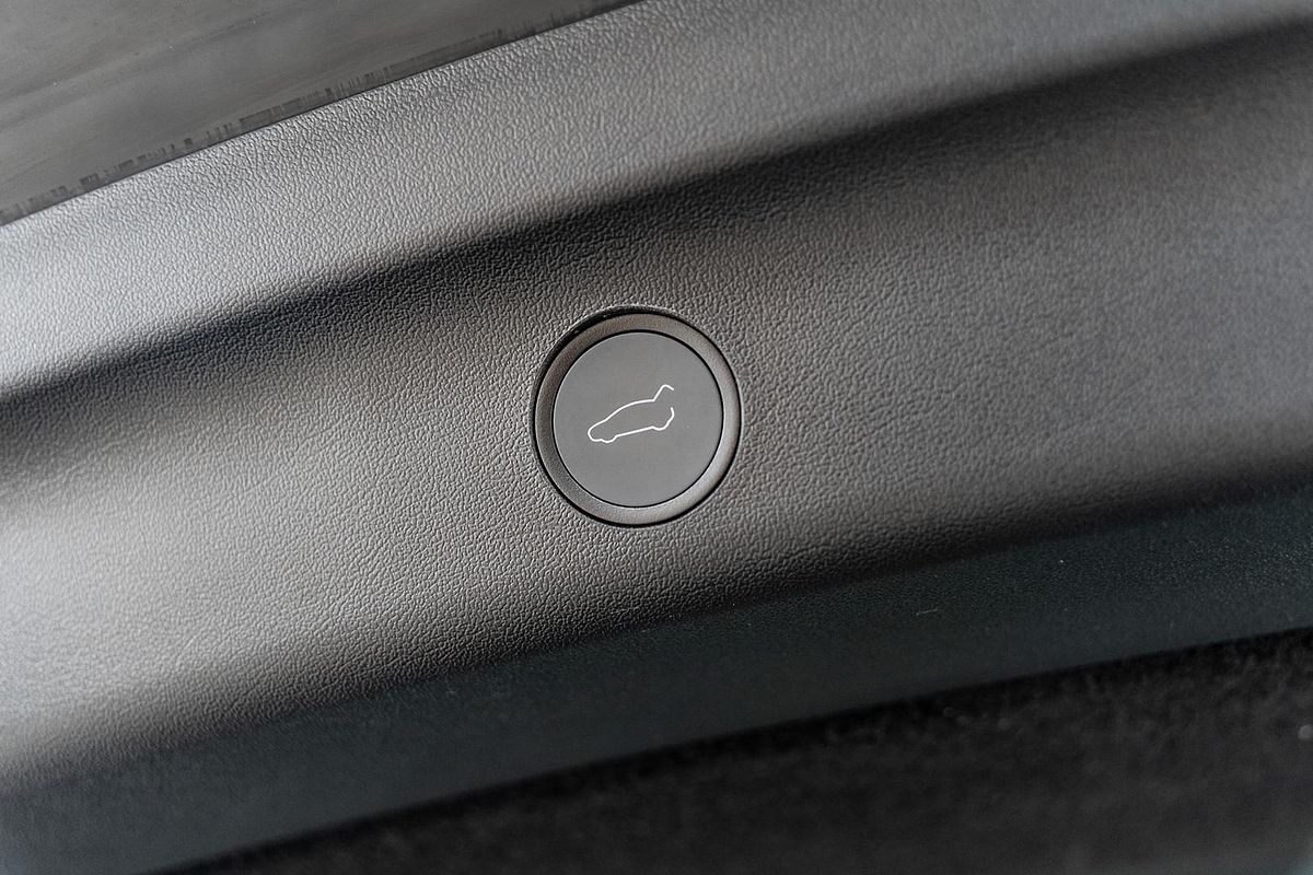 2023 Tesla Model Y Rear-Wheel Drive