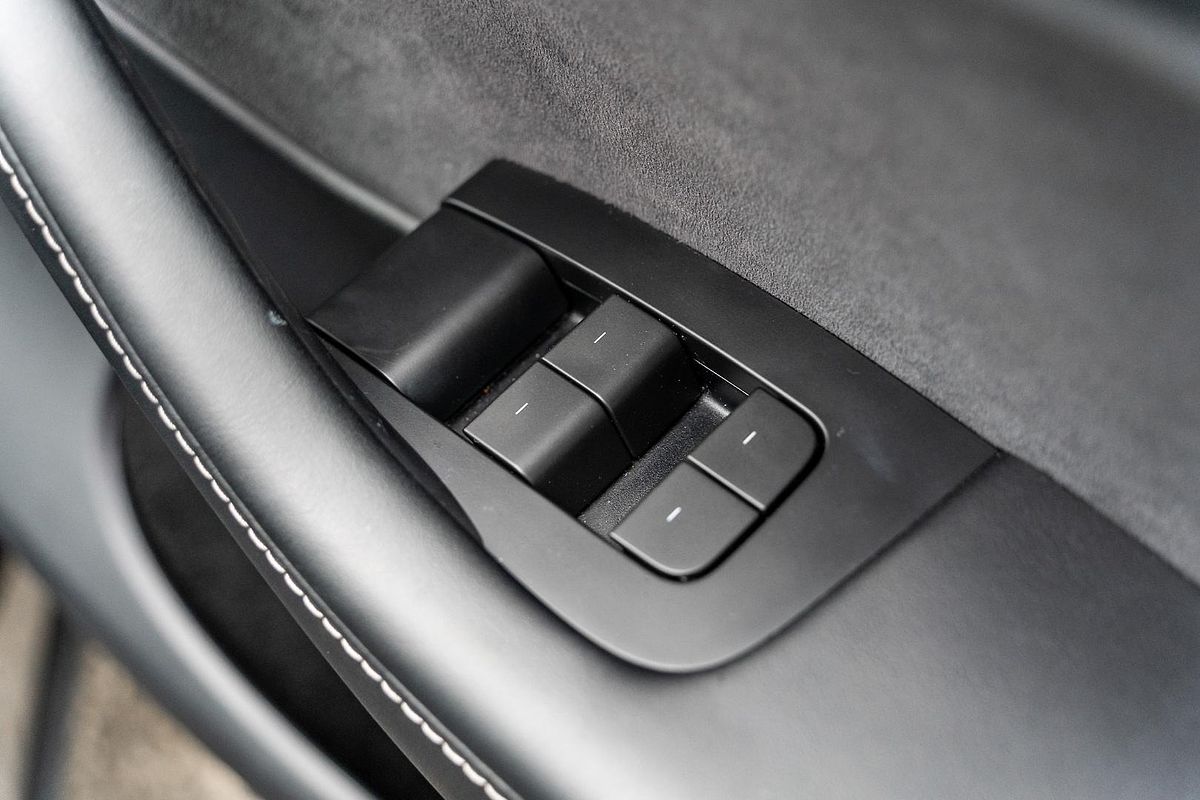 2023 Tesla Model Y Rear-Wheel Drive