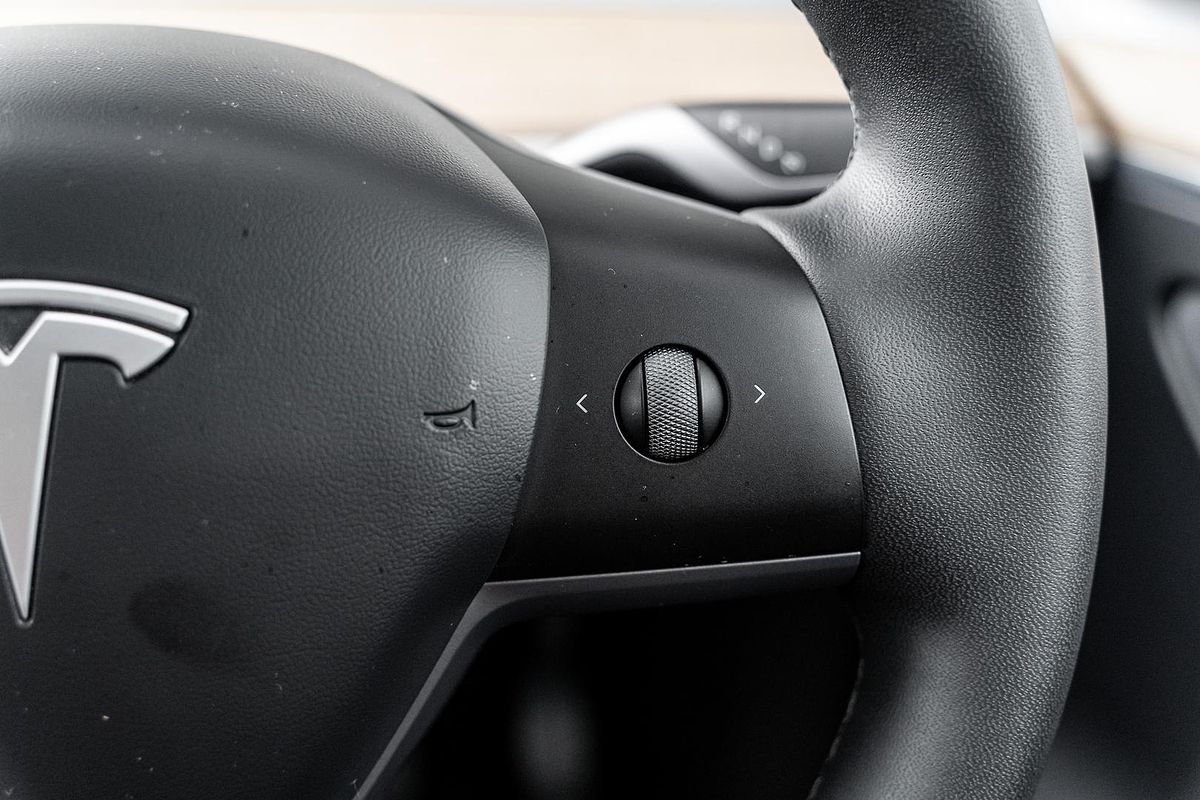 2023 Tesla Model Y Rear-Wheel Drive