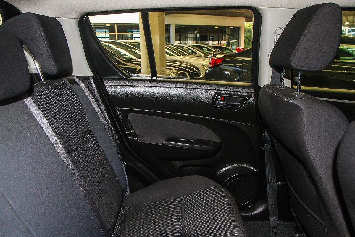 2016 Suzuki Swift GL Navigator FZ