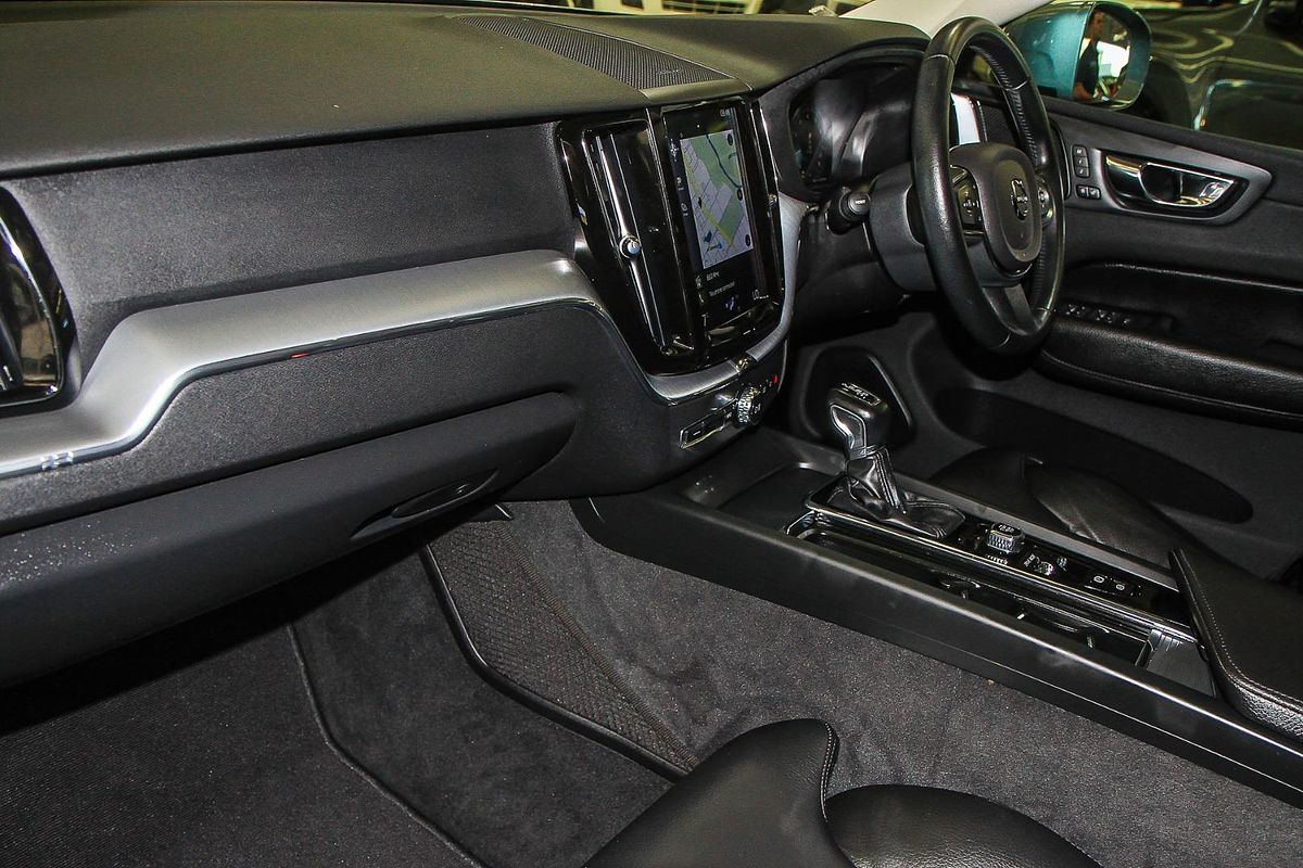 2019 Volvo XC60 T5 Momentum
