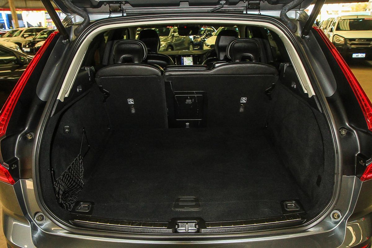 2019 Volvo XC60 T5 Momentum