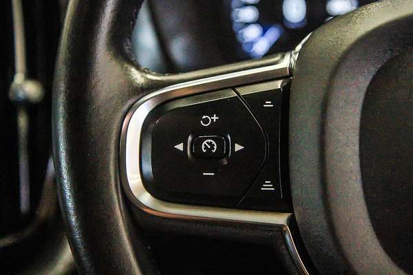 2019 Volvo XC60 T5 Momentum