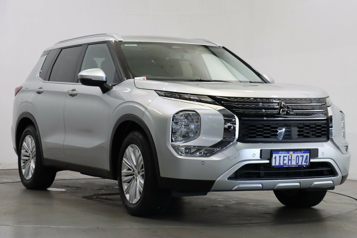 2024 Mitsubishi Outlander LS ZM
