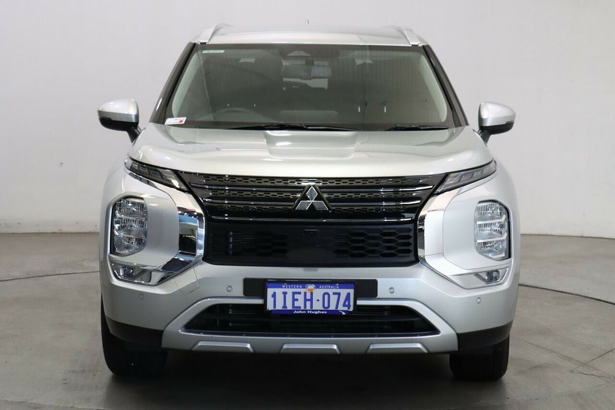 2024 Mitsubishi Outlander LS ZM