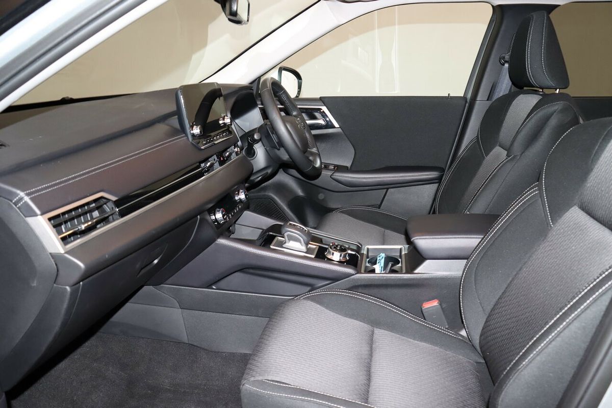 2024 Mitsubishi Outlander LS ZM