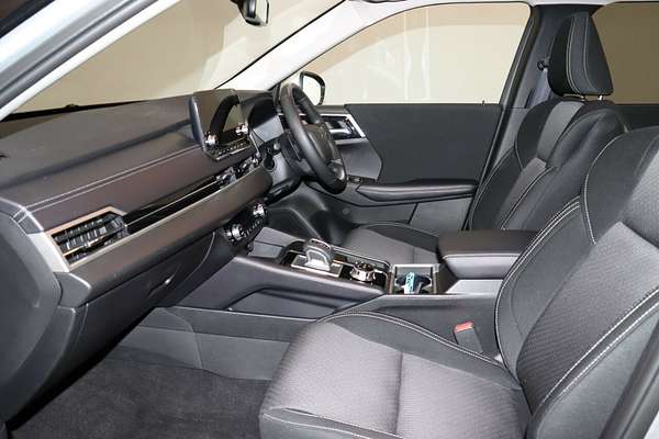 2024 Mitsubishi Outlander LS ZM