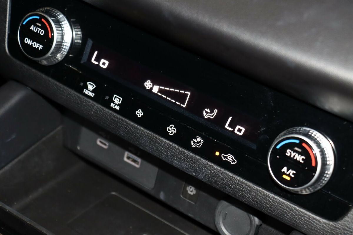 2024 Mitsubishi Outlander LS ZM