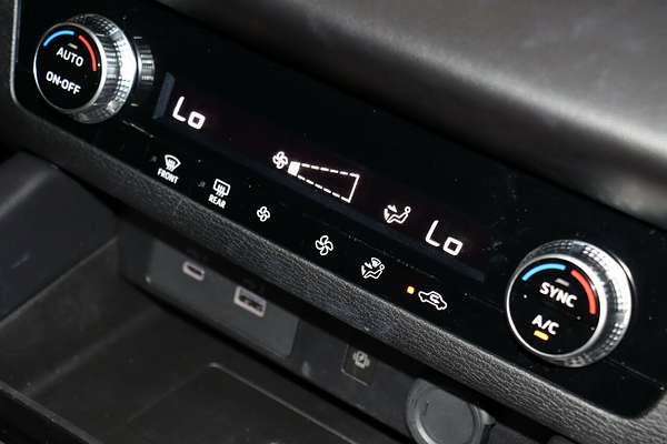 2024 Mitsubishi Outlander LS ZM